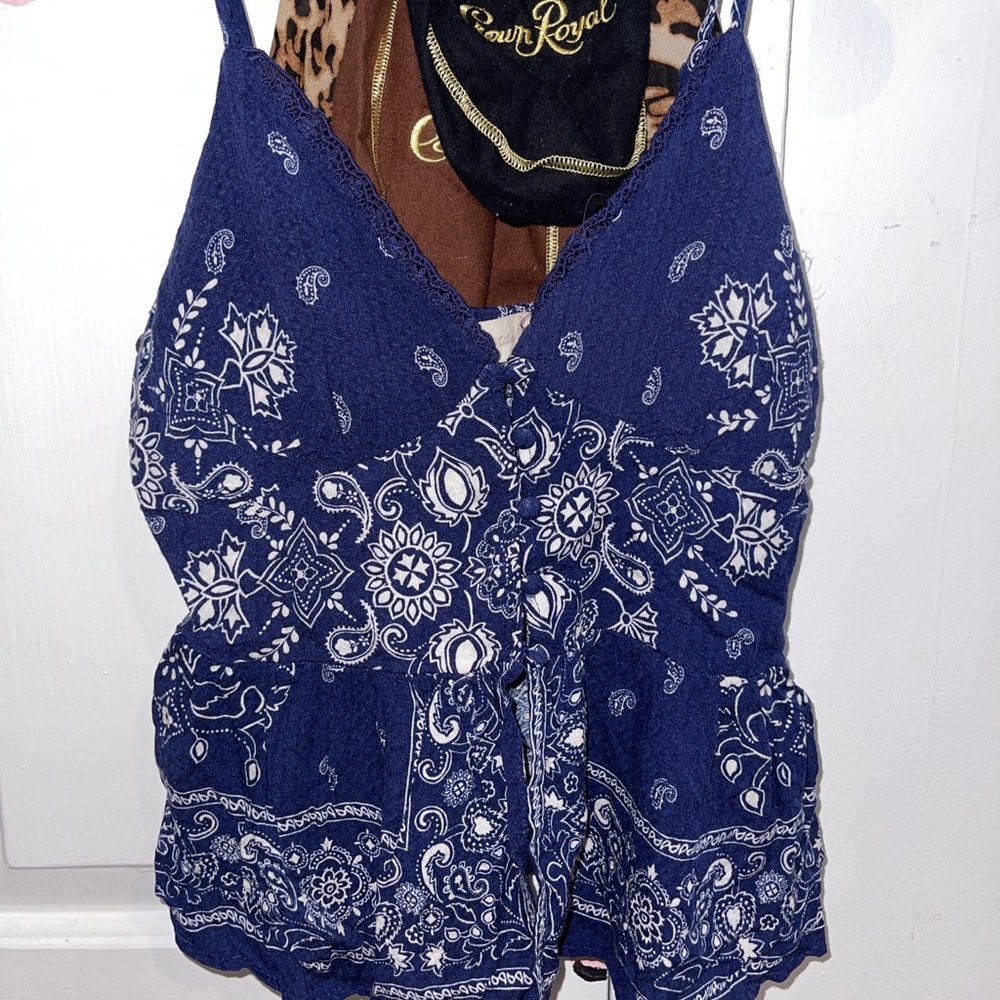 Altar’d state tank top !!